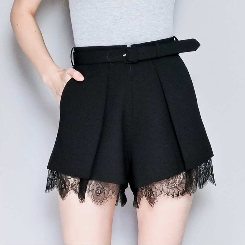 NWT Self-Portrait Lace Trimmed Shorts in Black